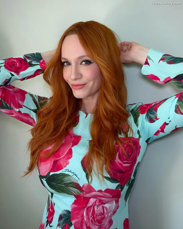 Christina Hendricks photo 12 of 2758