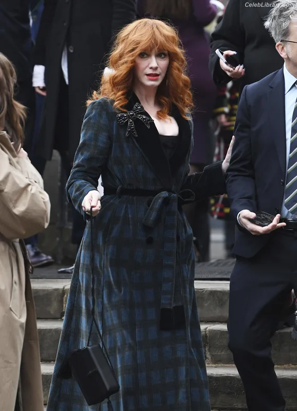 Christina Hendricks photo 16 of 2758