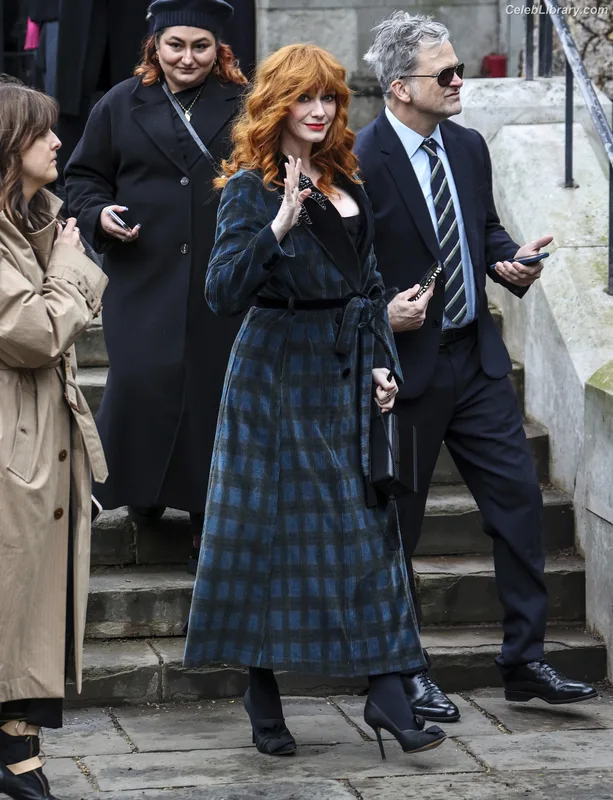 Christina Hendricks photo 17 of 2758