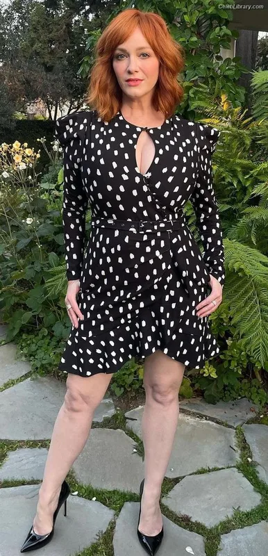 Christina Hendricks photo 13 of 2758