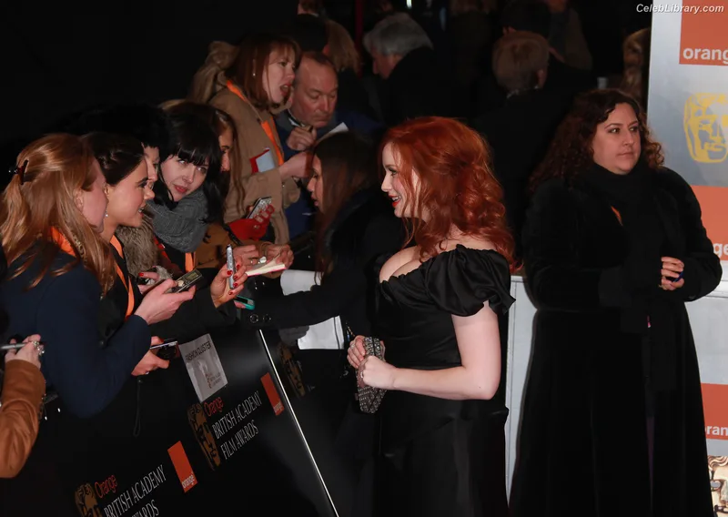 Christina Hendricks photo 2 of 2758