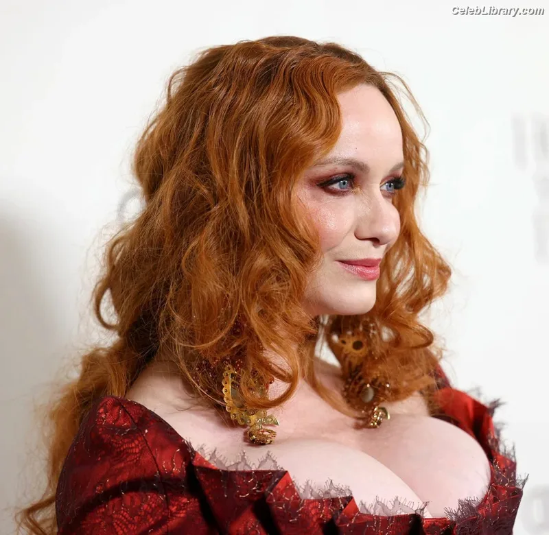Christina Hendricks photo 8 of 2758