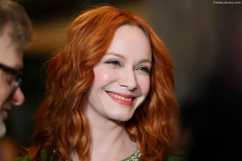 Christina Hendricks photo 12 of 2758