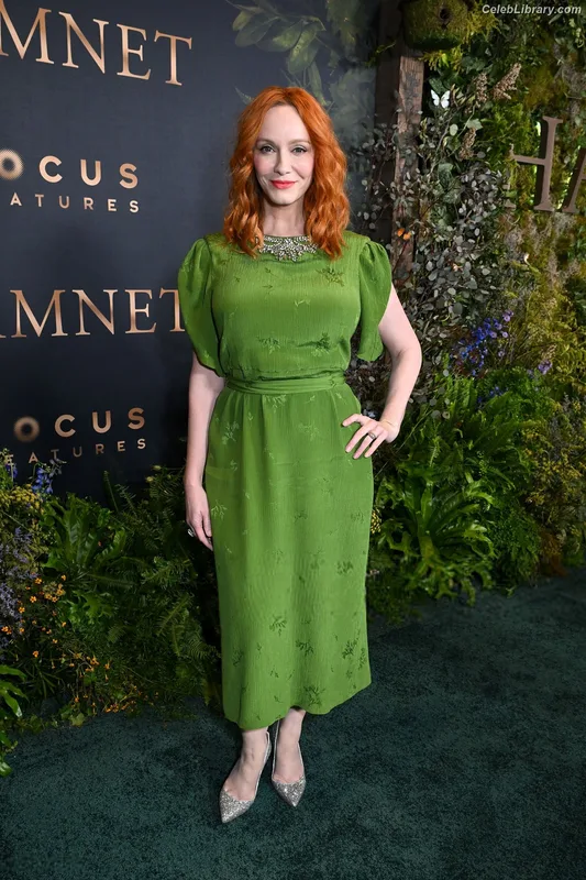 Christina Hendricks photo 17 of 2758