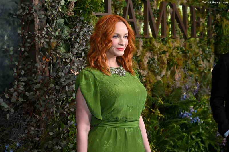 Christina Hendricks photo 22 of 2758