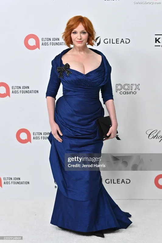 Christina Hendricks photo 2 of 2758