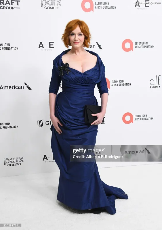 Christina Hendricks photo 4 of 2758