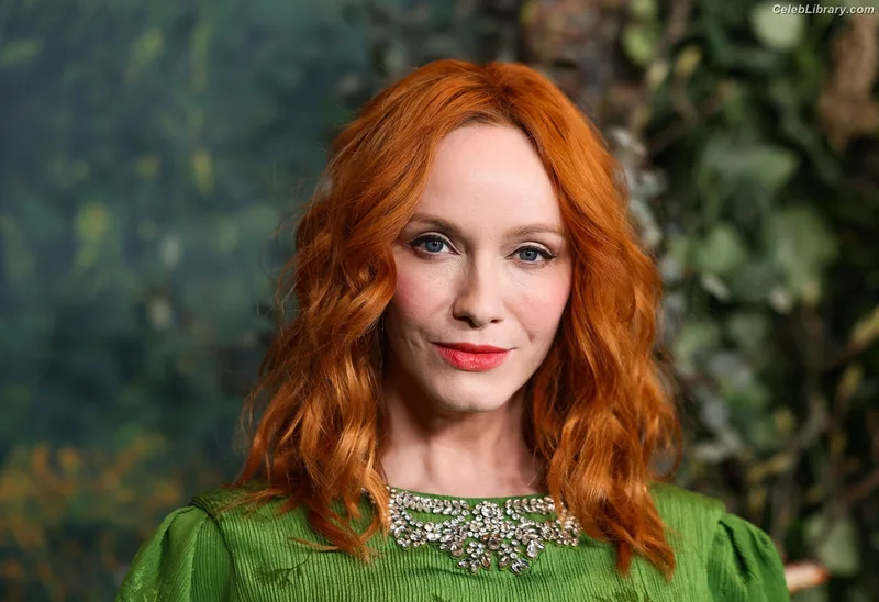 Christina Hendricks photo 17 of 2758