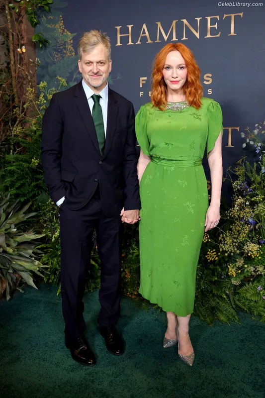 Christina Hendricks photo 19 of 2758
