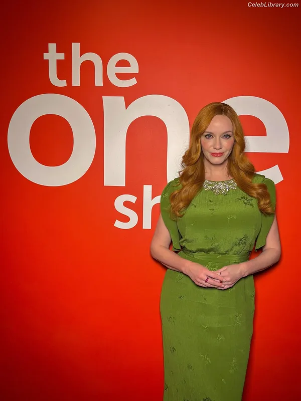 Christina Hendricks photo 21 of 2758