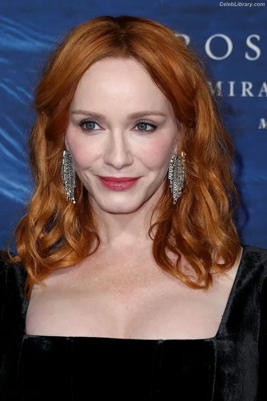 Christina Hendricks photo 4 of 2758