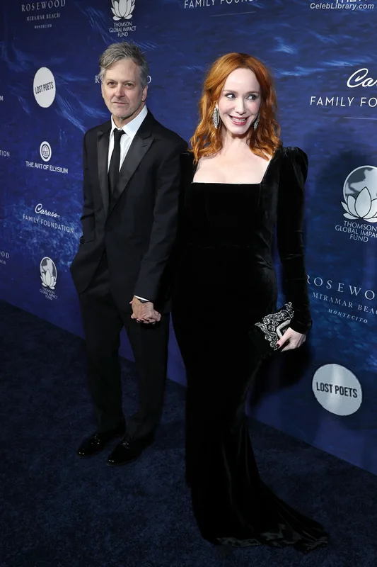 Christina Hendricks photo 6 of 2758