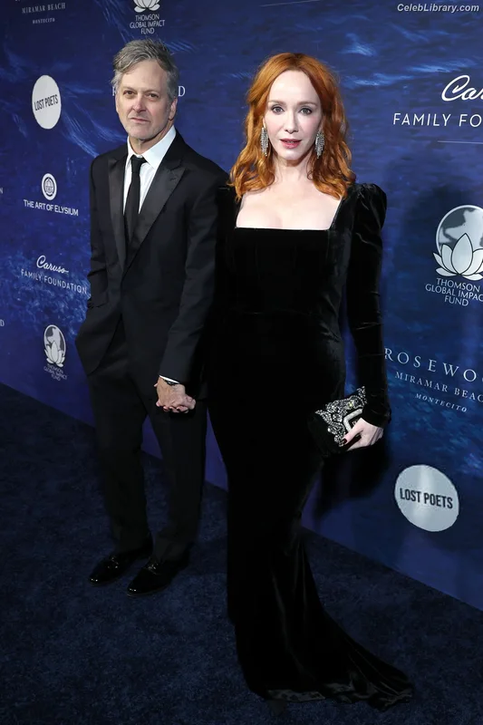 Christina Hendricks photo 7 of 2758