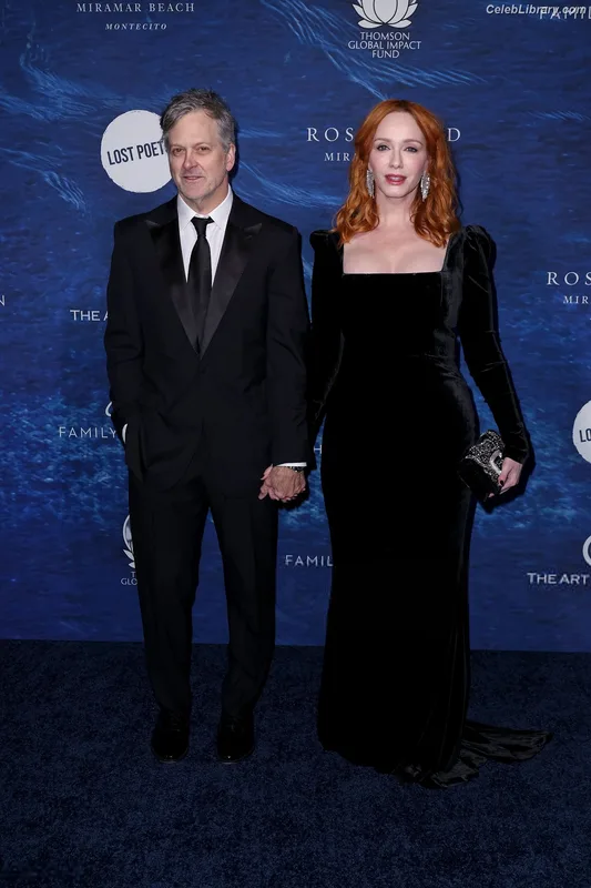 Christina Hendricks photo 8 of 2758