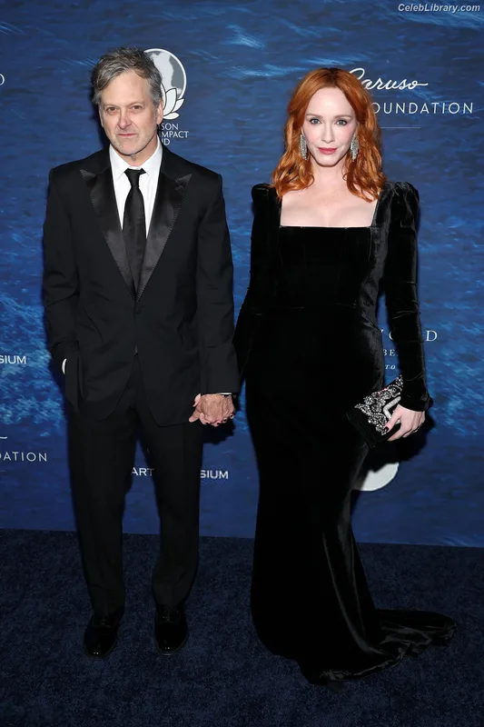 Christina Hendricks photo 11 of 2758