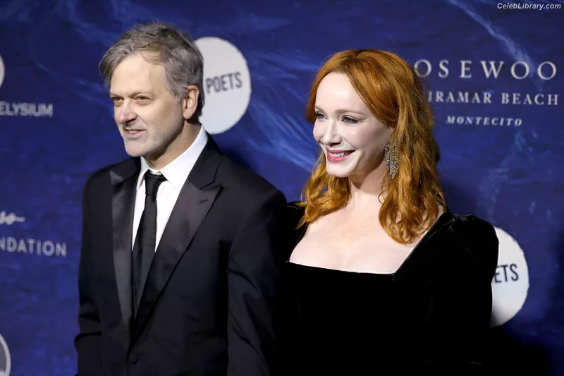 Christina Hendricks photo 13 of 2758