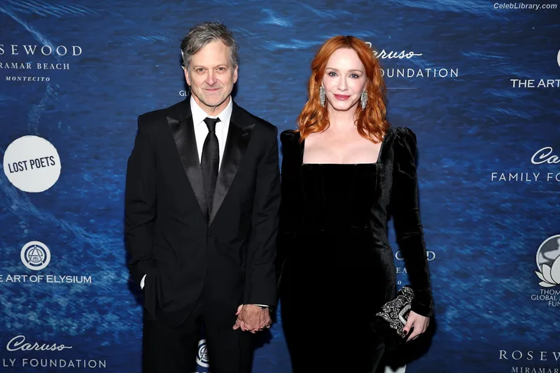 Christina Hendricks photo 14 of 2758
