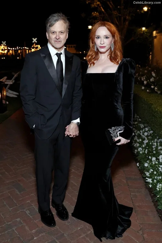 Christina Hendricks photo 19 of 2758