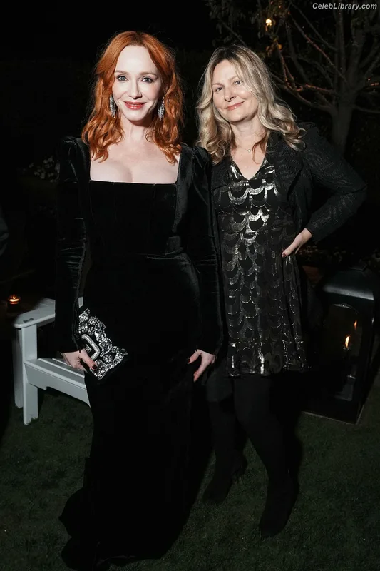 Christina Hendricks photo 21 of 2758