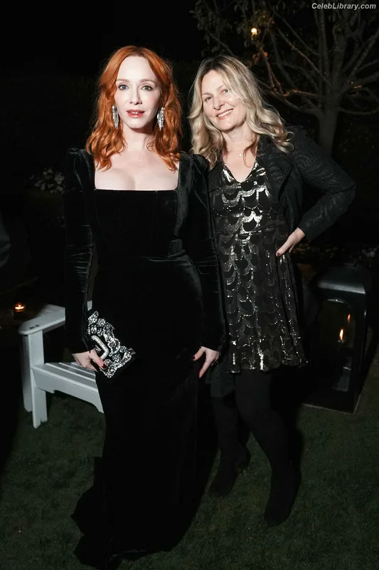 Christina Hendricks photo 22 of 2758