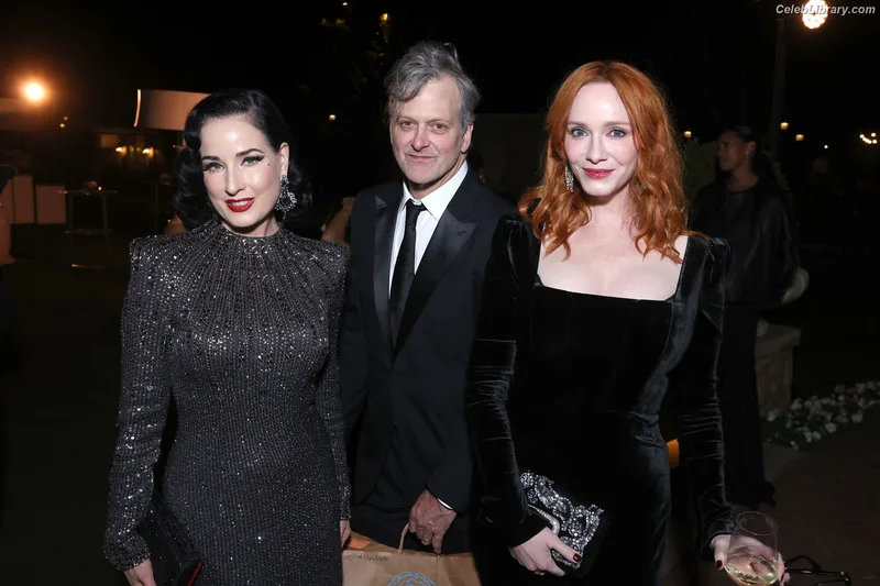 Christina Hendricks photo 23 of 2758