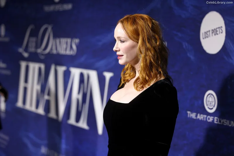 Christina Hendricks photo 8 of 2758