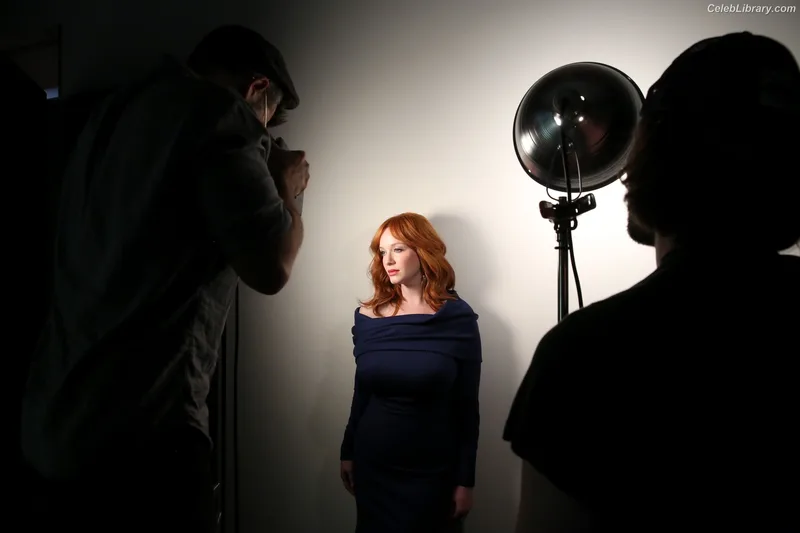 Christina Hendricks photo 8 of 2758
