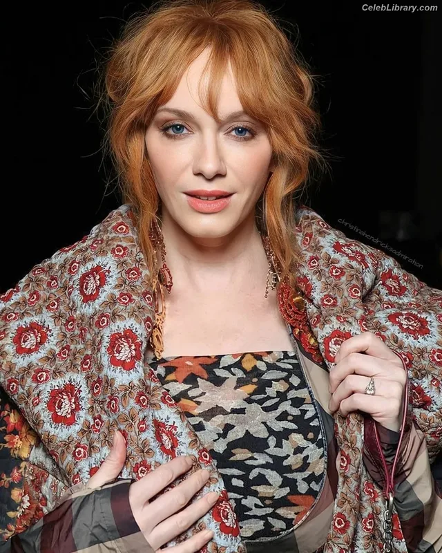 Christina Hendricks photo 19 of 2758