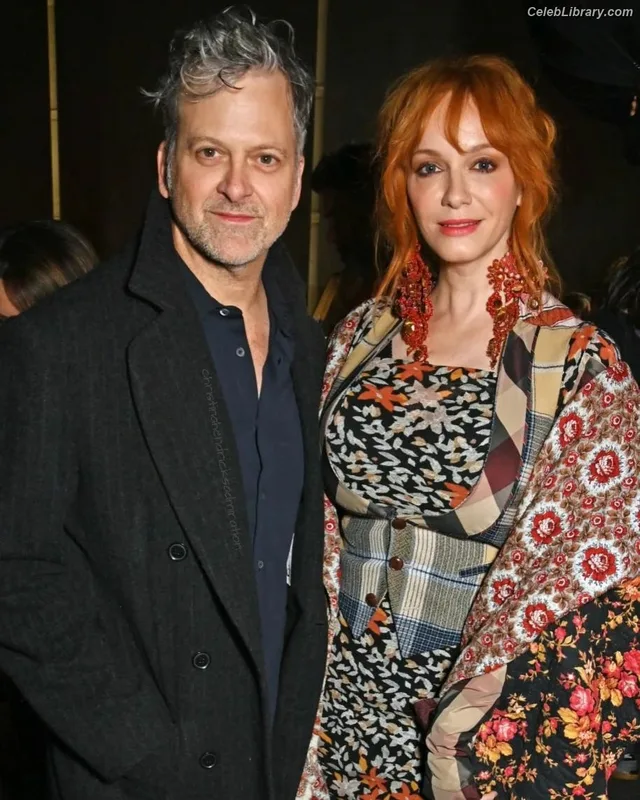 Christina Hendricks photo 21 of 2758