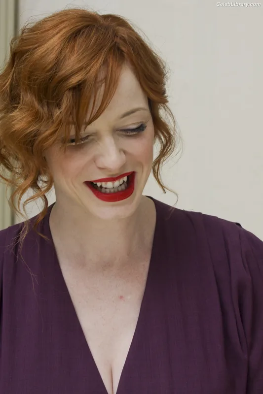 Christina Hendricks photo 16 of 2758