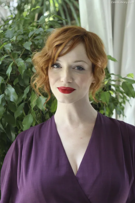 Christina Hendricks photo 17 of 2758