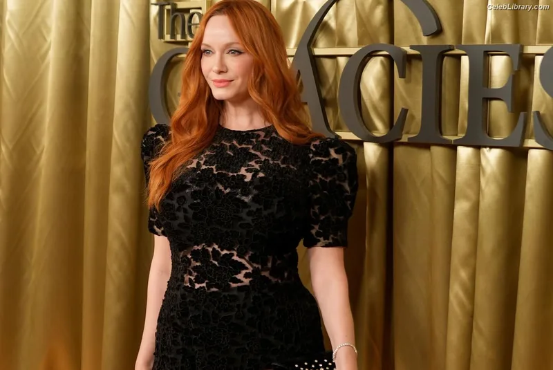 Christina Hendricks photo 10 of 2758