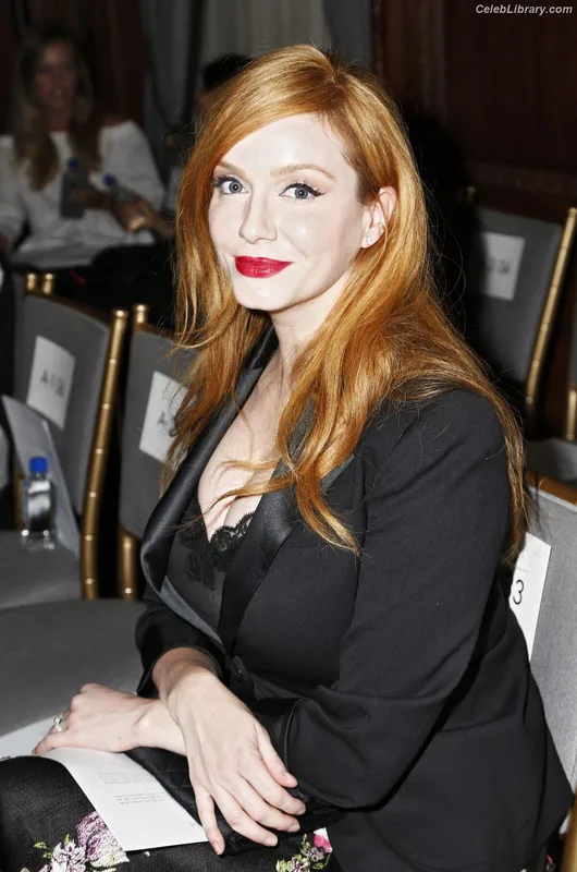 Christina Hendricks photo 6 of 2758