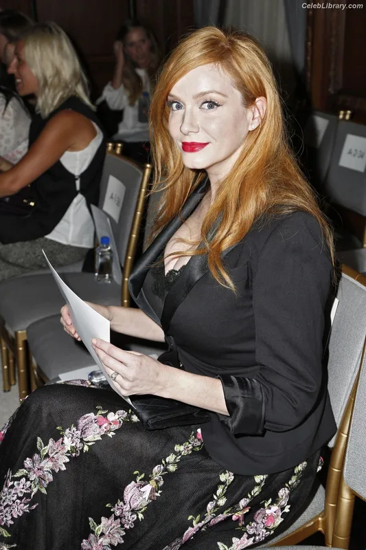 Christina Hendricks photo 11 of 2758