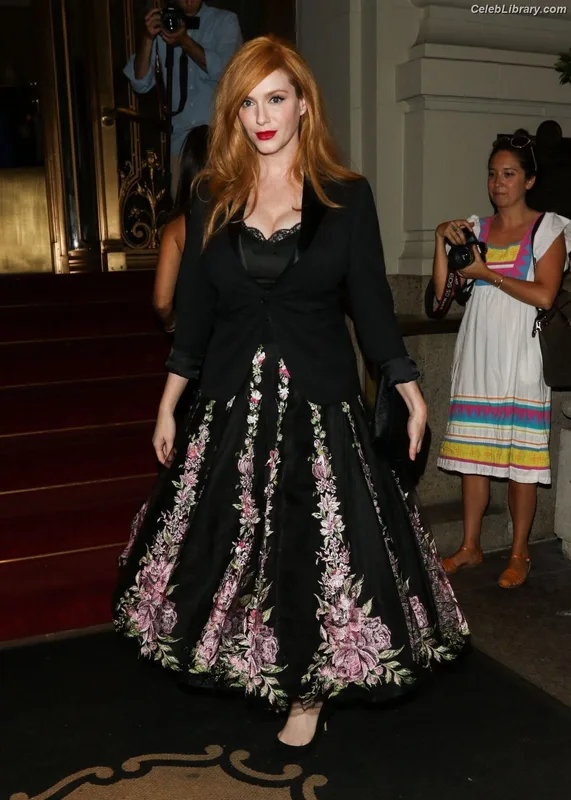 Christina Hendricks photo 14 of 2758