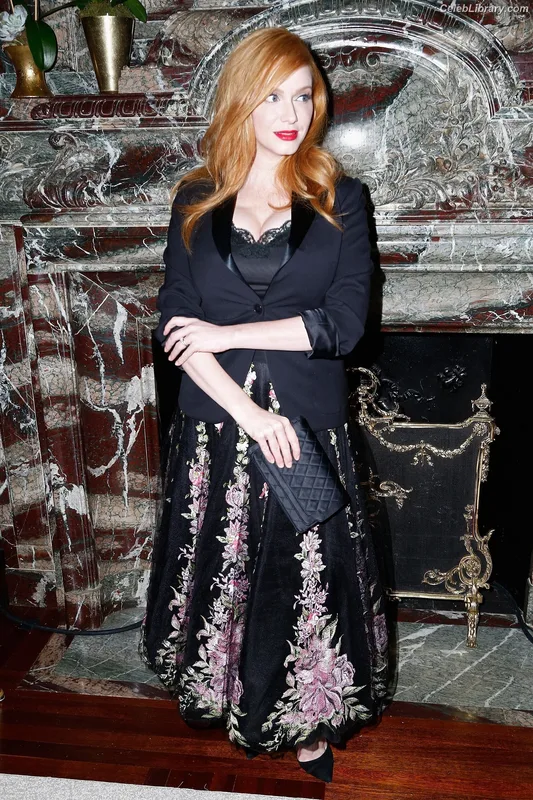Christina Hendricks photo 7 of 2758