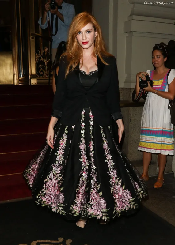 Christina Hendricks photo 13 of 2758
