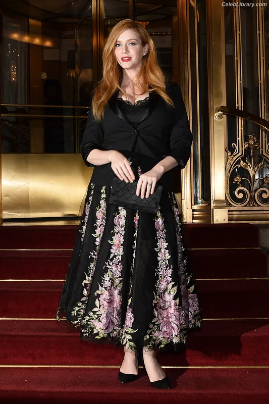 Christina Hendricks photo 17 of 2758