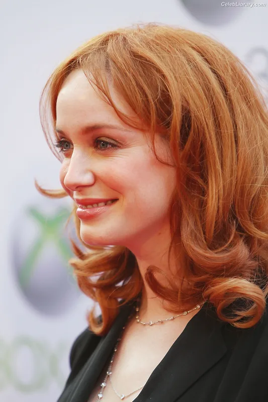 Christina Hendricks photo 18 of 2758