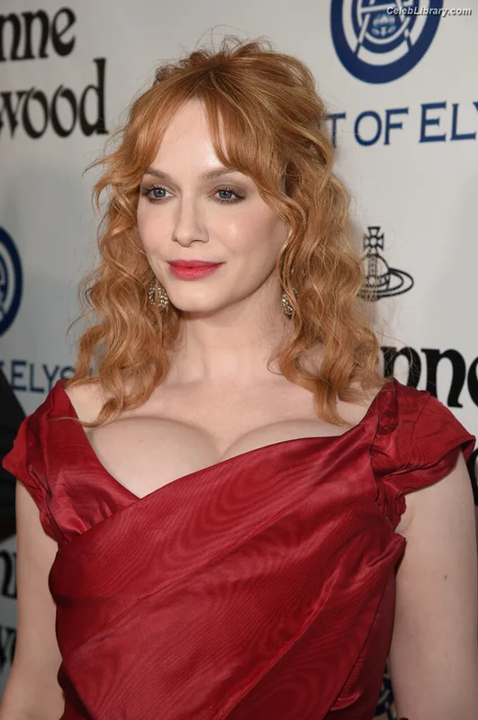 Christina Hendricks photo 7 of 2758