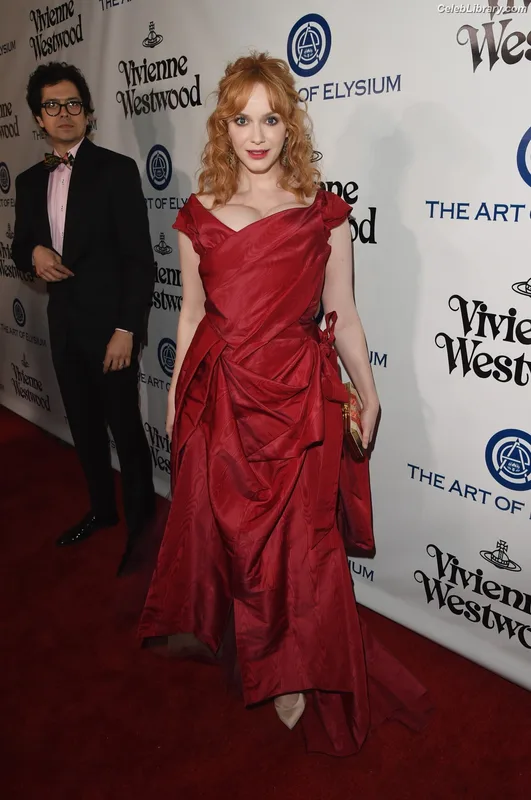 Christina Hendricks photo 19 of 2758