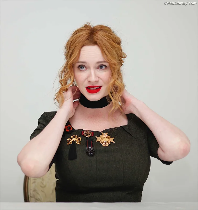 Christina Hendricks photo 21 of 2758