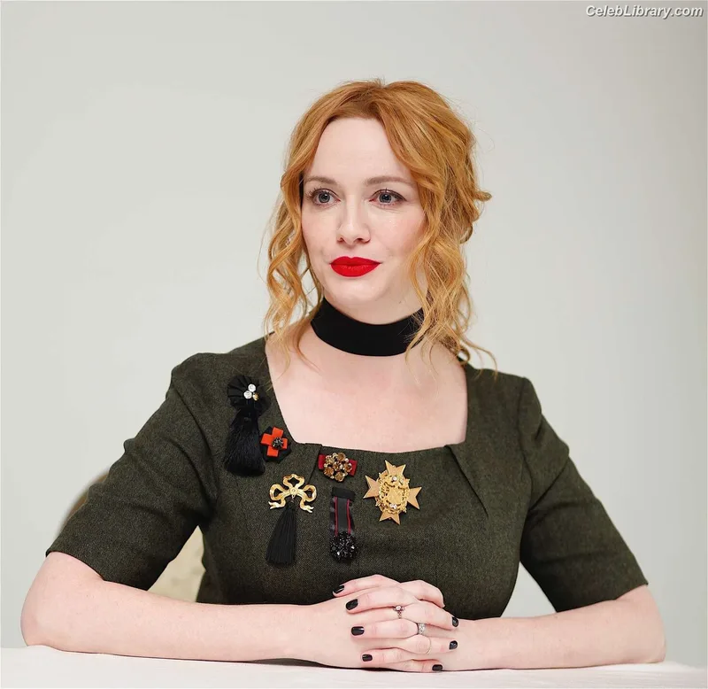 Christina Hendricks photo 22 of 2758