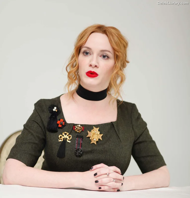 Christina Hendricks photo 23 of 2758