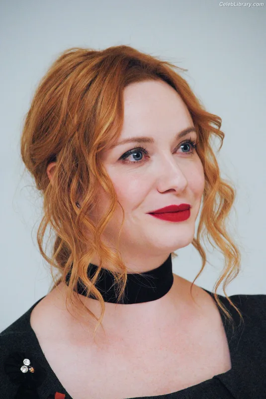 Christina Hendricks photo 12 of 2758