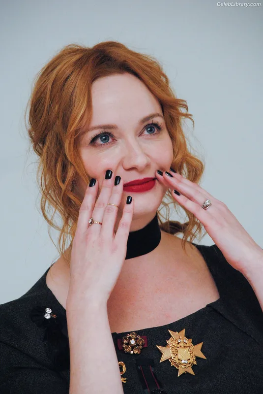 Christina Hendricks photo 20 of 2758