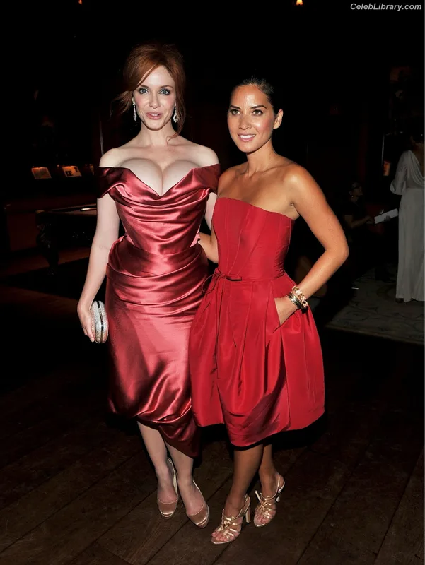 Christina Hendricks photo 6 of 2758