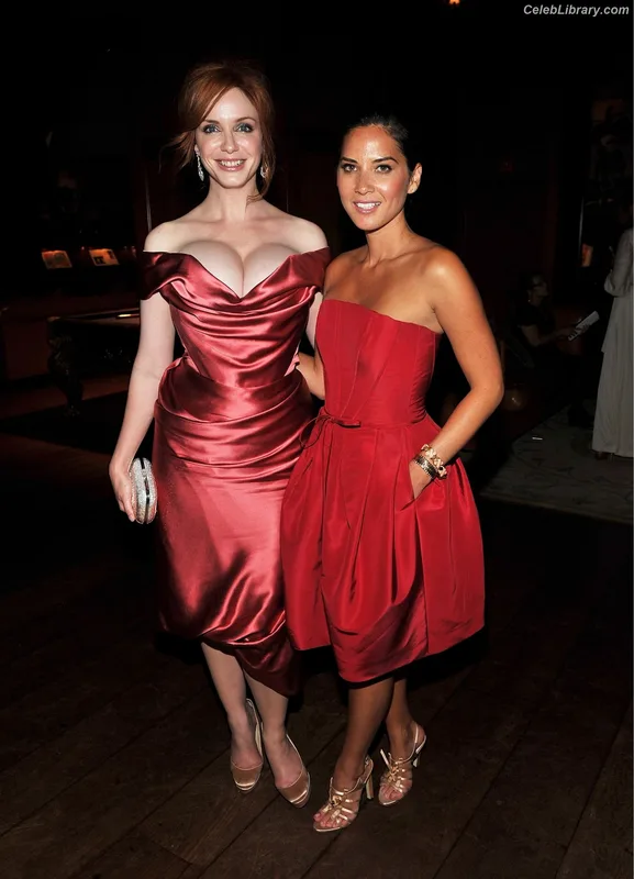 Christina Hendricks photo 11 of 2758