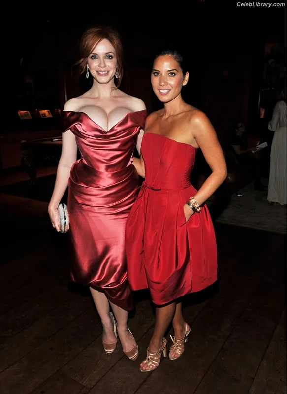 Christina Hendricks photo 13 of 2758