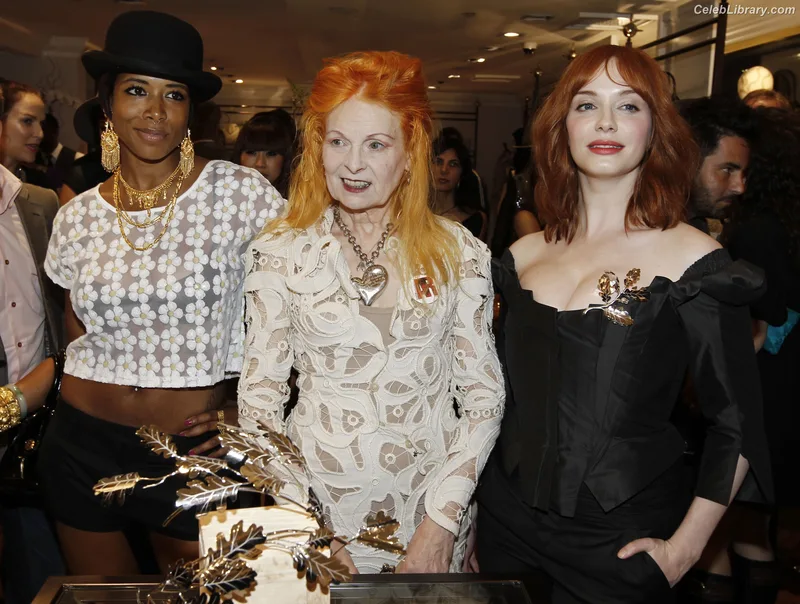 Christina Hendricks photo 3 of 2758